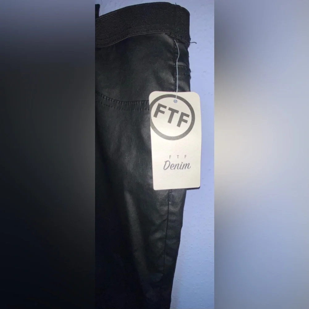 NWT FTF Faux leather legging pants 2X - Picture 3 of 8